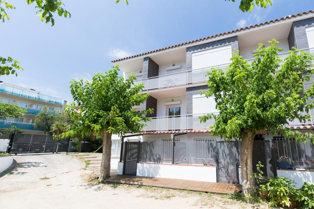 Estudis Laura Platja d'Aro Exterior foto